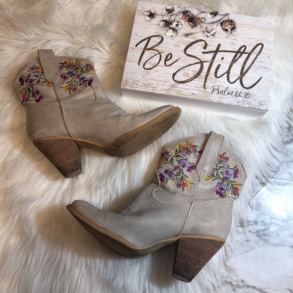 Very Volatile Shoes - Very Volatile Ankle Cowboy Boots Floral, Size 8